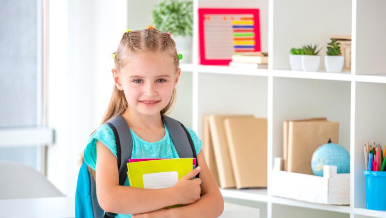 איך בוחרים תיק בית ספר לילדים בכיתה א’? - מאמרים - קיקוס - Kikos.co.il